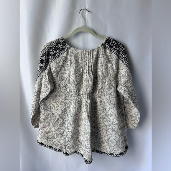 Ivy Jane black and white pattern blouse - Picture 2 of 5